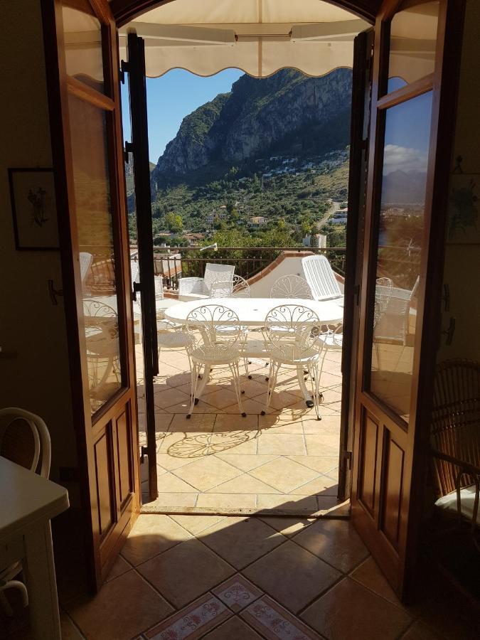 Villa Del Golfo Urio With Swimming Pool Shared By The Two Apartments 圣塔·弗拉维亚 外观 照片